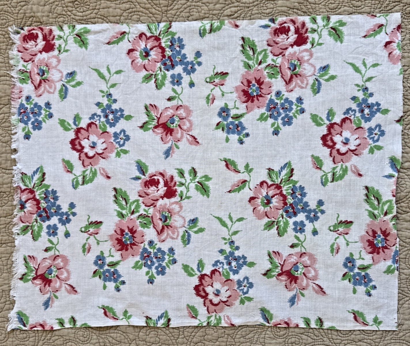 Vintage 1930\'s-50\'s feedsack fabric pretty large floral design 16x20\