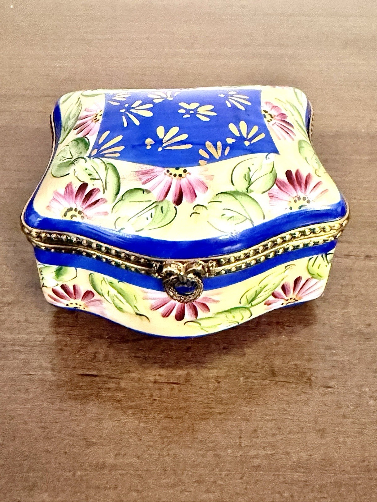 VTG LIMOGES FRANCE PEINT MAIN PORCELAIN BLUE GOLD TRINKET BOX 3” FLORAL DESIGN