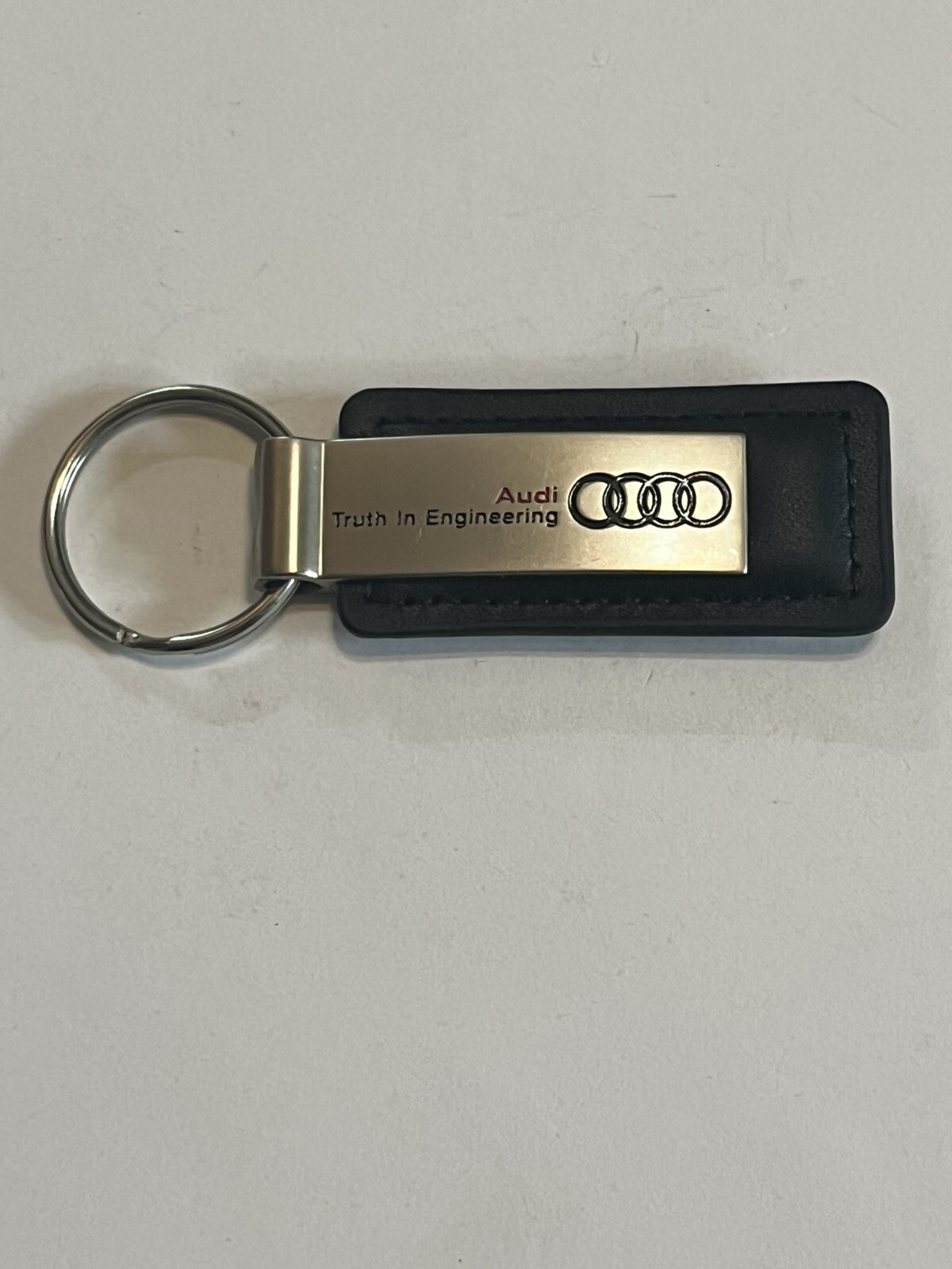 VINTAGE 🇺🇸 AUDI ”TAMPA”CAR DEALERSHIP KEYCHAIN KEYRING KEYFOB👀LQQK👀 VINTAGE 🇺🇸 AUDI ”TAMPA”CAR DEALERSHIP KEYCHAIN KEYRING KEYFOB👀LQQK👀
