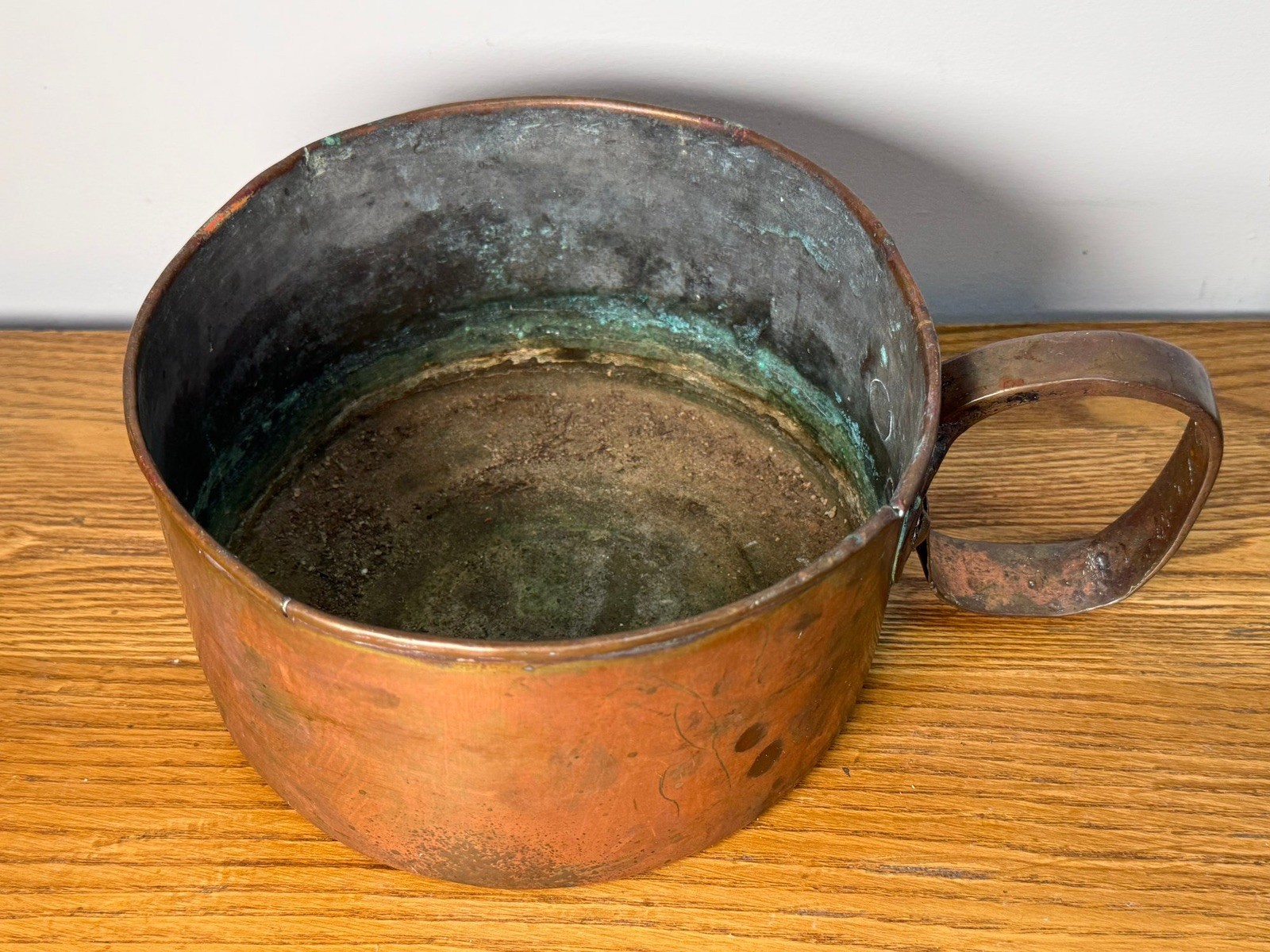 Antique 19th C Hand Hammered Copper Hearth Pot Riveted Handle Primitive 9\