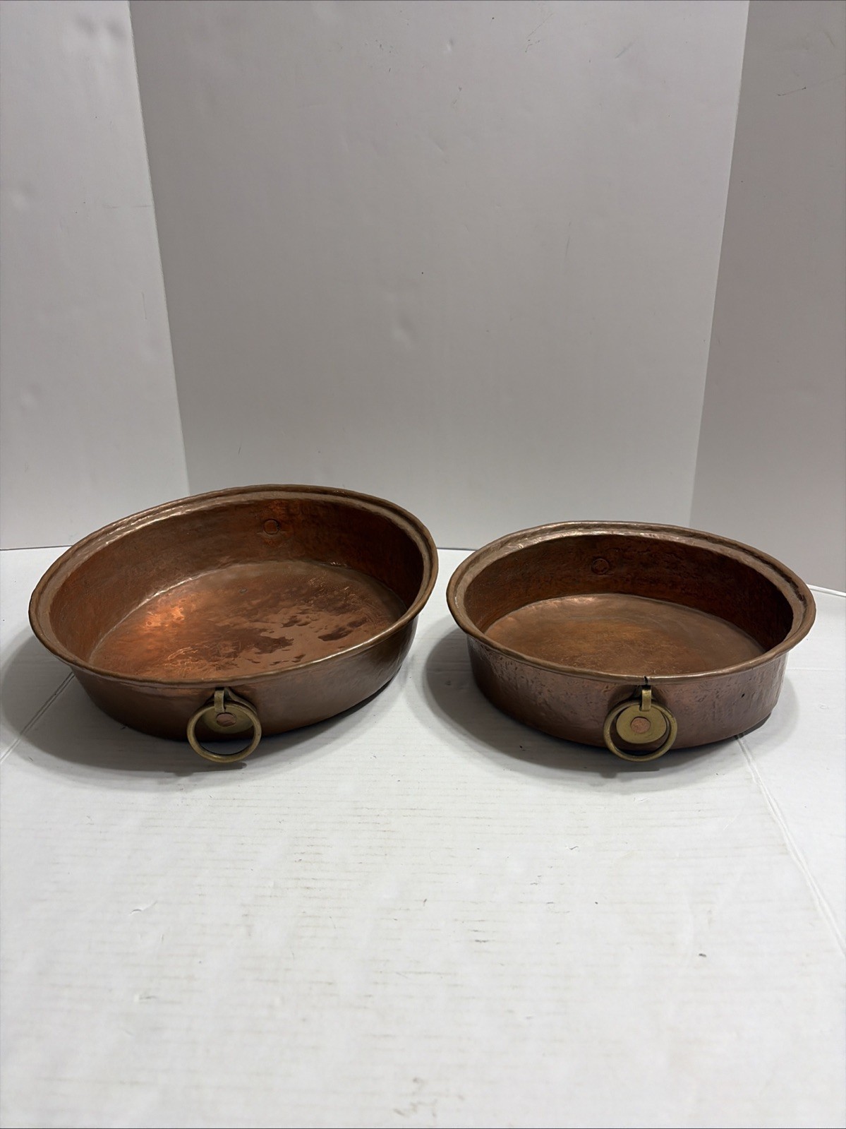 Set Of 2 VTG John Somers Round Hammered Copper Pans w/ Ring Handles AS IS