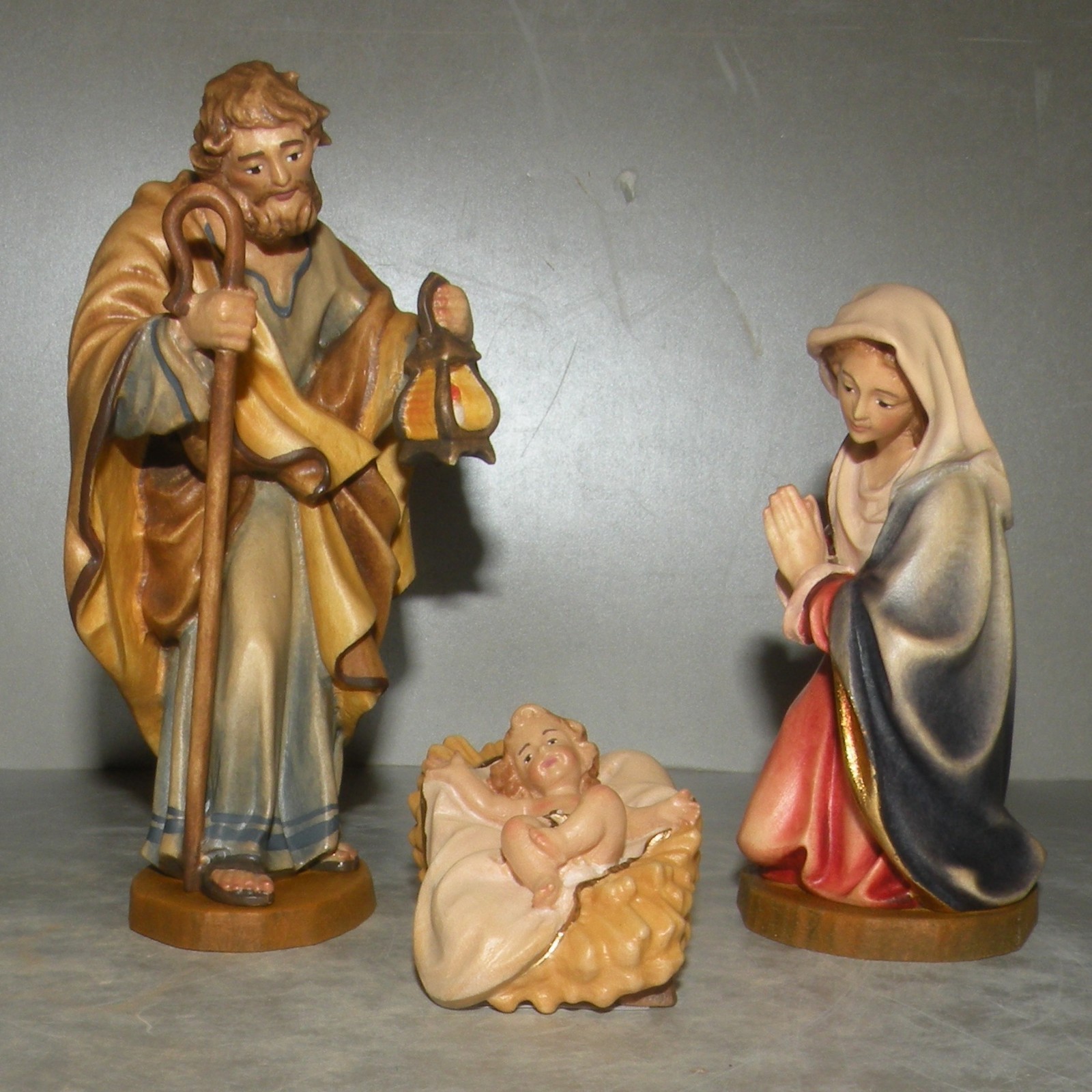NEW Nativity  13 Centimeters  Lepi Collection, wood figurines Lepi