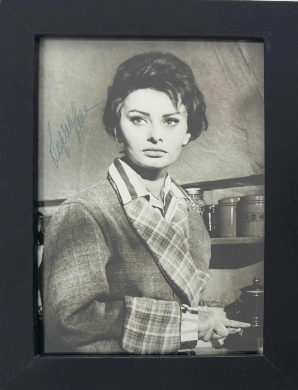 Sophia Loren, Famous Italian Actress, Framed 15cm x 10cm Hand Signed Photo & COA