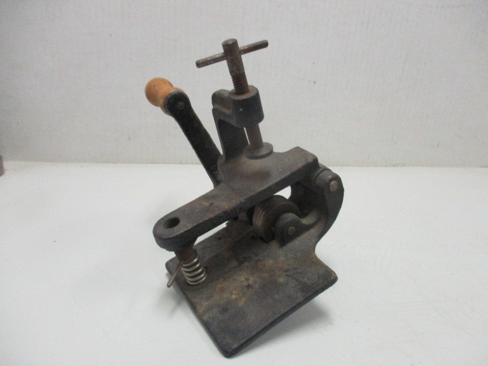 Vintage Columbus Coated Fabrics  Cast Iron Pinking Cutting Machine Hand Cranked