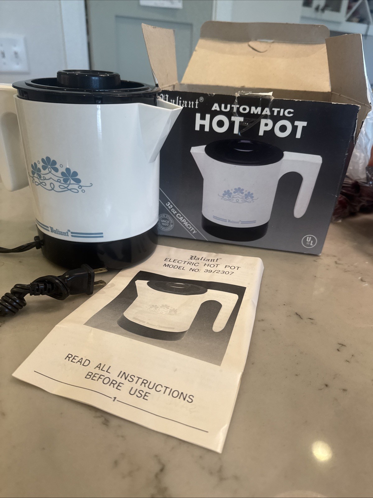 Vintage Valiant Automatic Electric  Hot Pot