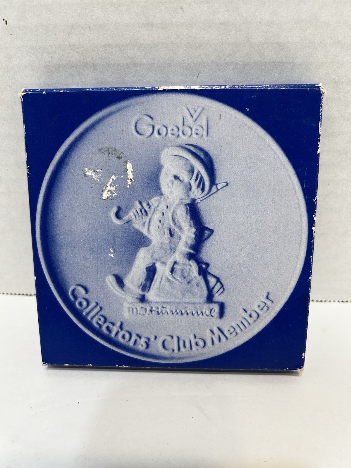 Vintage 1976 Goebel MJ Hummel W. Germany Collectors Club Member Ornament in Box