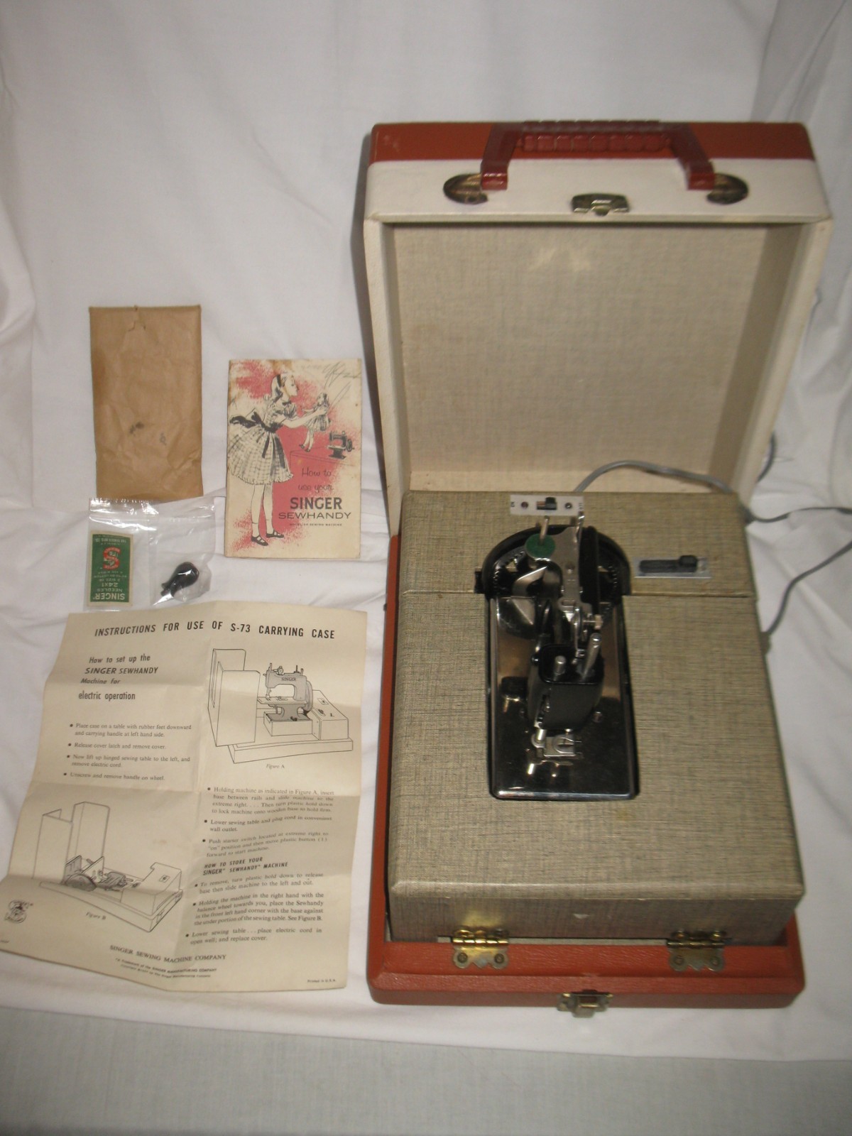 Vintage SINGER Sewhandy Model No. 20 Child’s Sewing Machine Black w Case