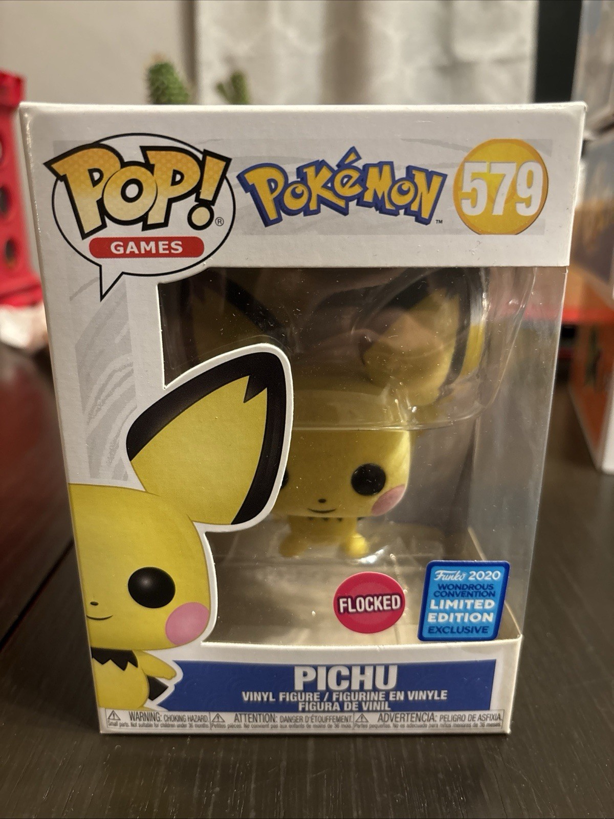 Funko Pop Pichu #579 FLOCKED Wonder Exclusive Limited Edition Pokémon Slight Dam