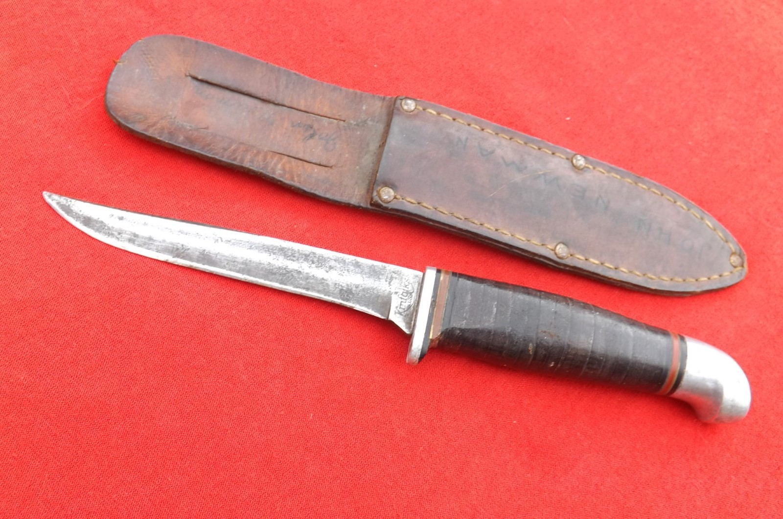 Vintage Kinfolks USA 330-4 1/2  Fixed Blade Hunting Knife Leather Grip N case