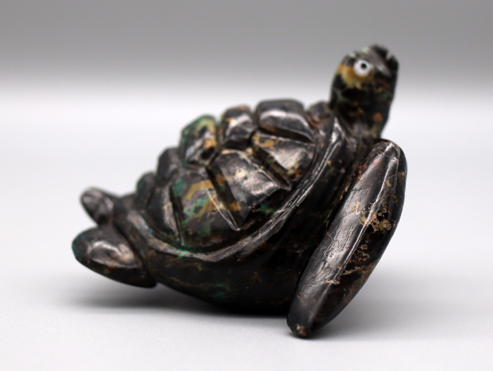 Ron Laahty (d) Courtland Stone (Tenorite & Chrysocolla) Zuni Sea Turtle Fetish