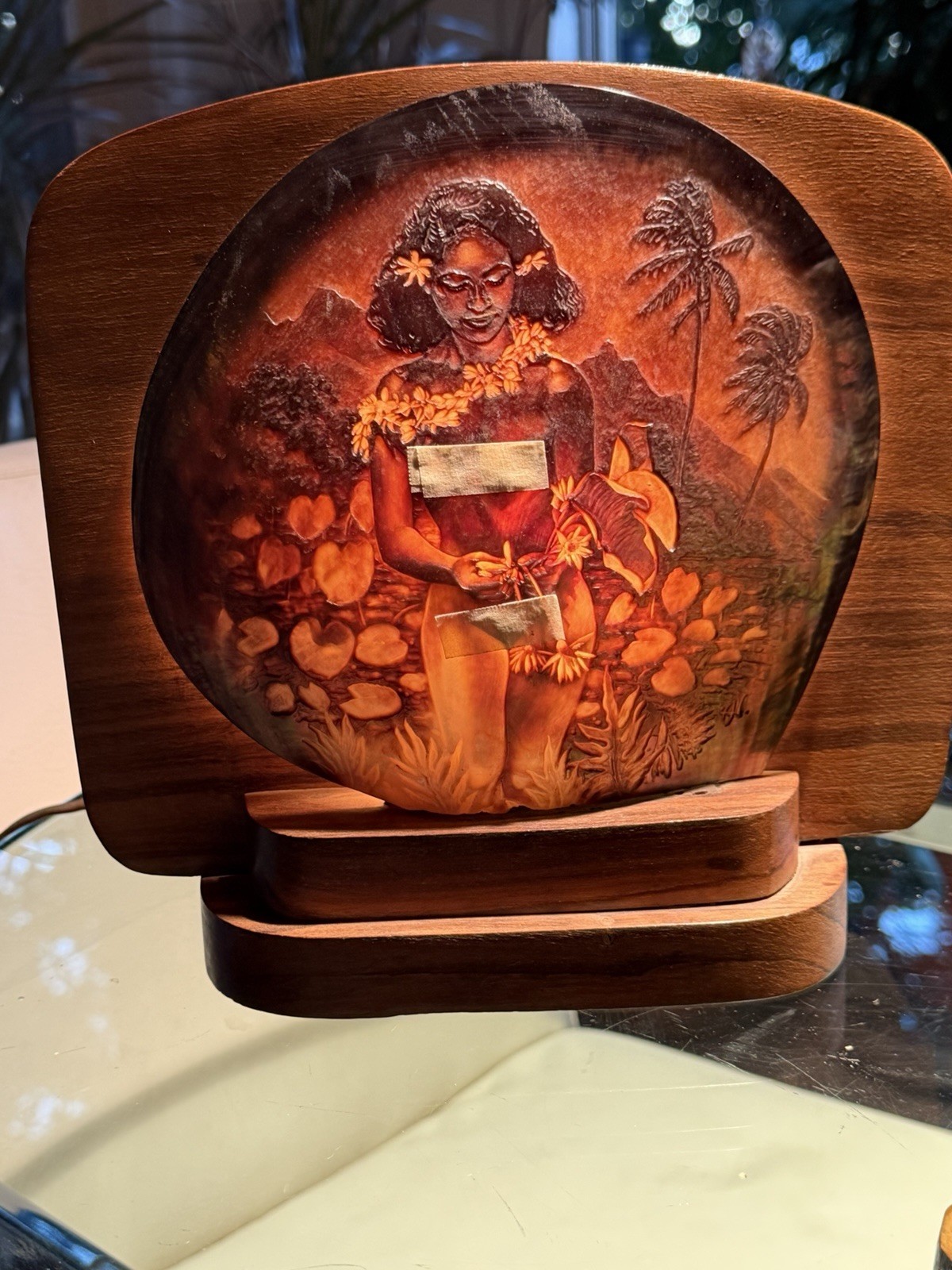 Vintage Tahitian Carved Shell Lamp With A Scantly Clad Wahine Tiki Hula Dancer
