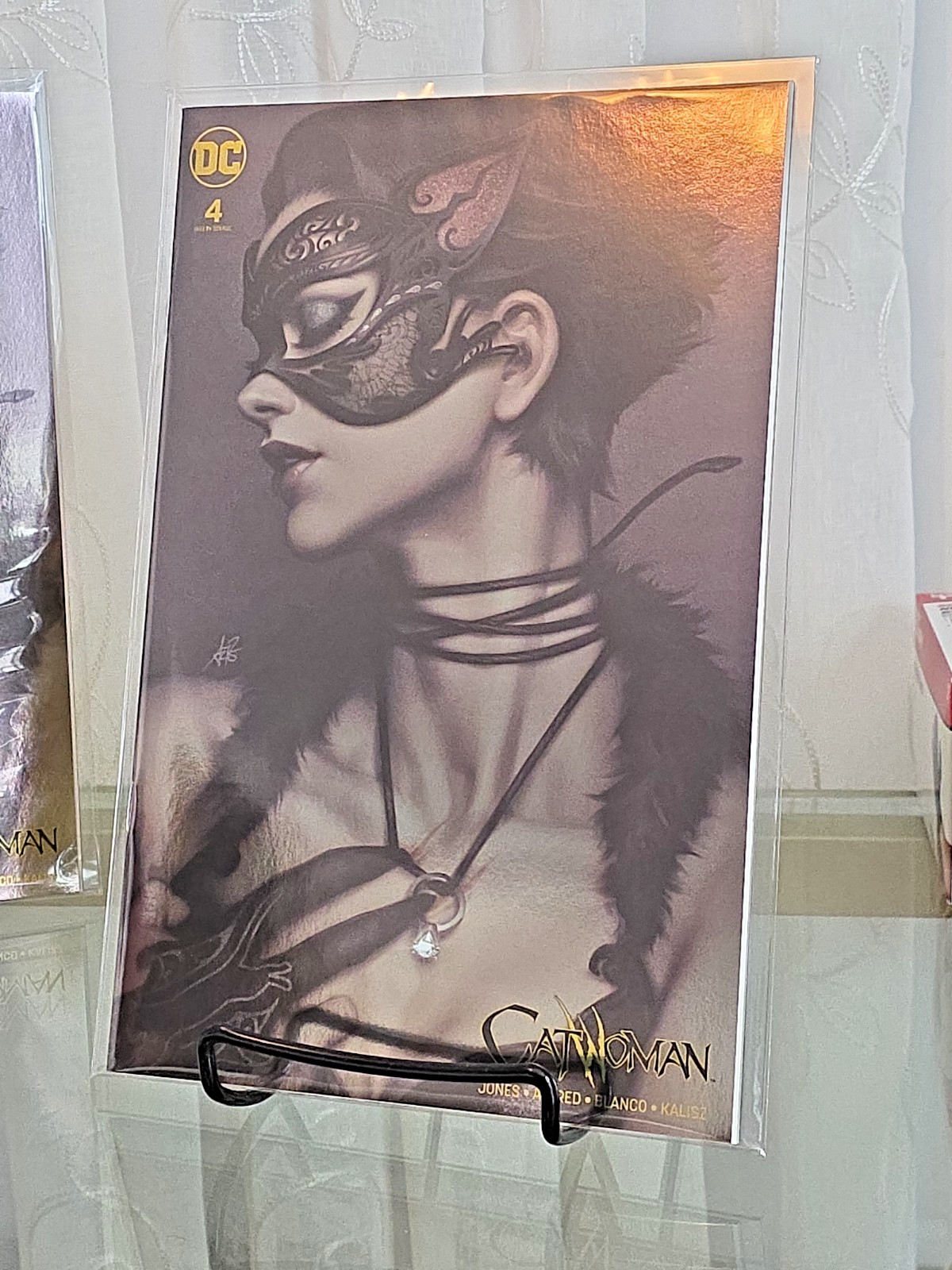 Catwoman #4 DC Boutique, Convention Exclusive: Artgerm Gold Foil Variant NM
