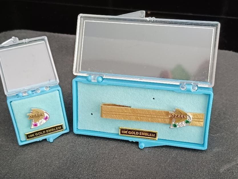 Vintage Ozark Airlines Tie Fasteners