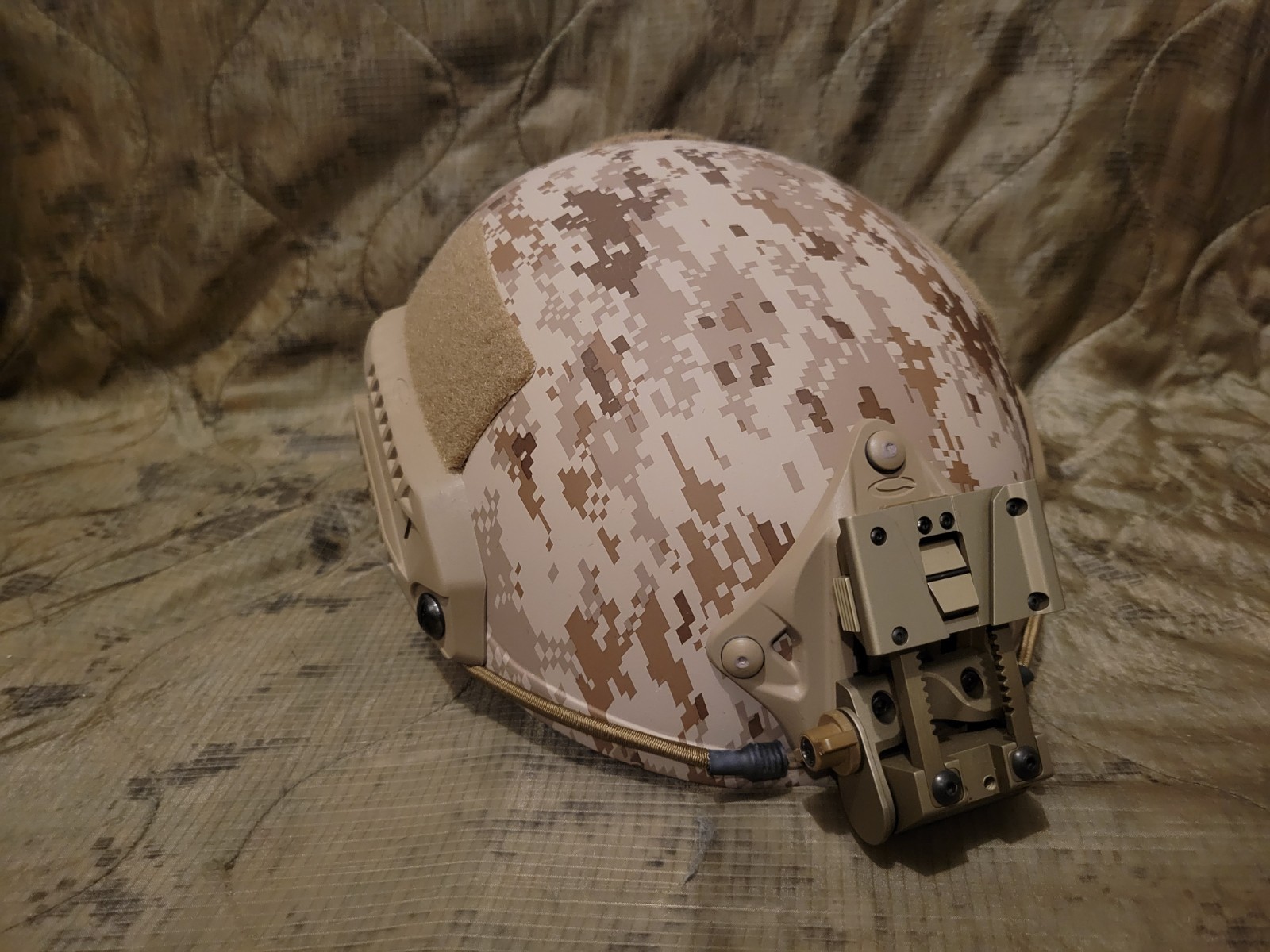 Ops-Core AOR1 Maritime FAST Ballistic Helmet Large W/Wilcox G-19 VAS Mount