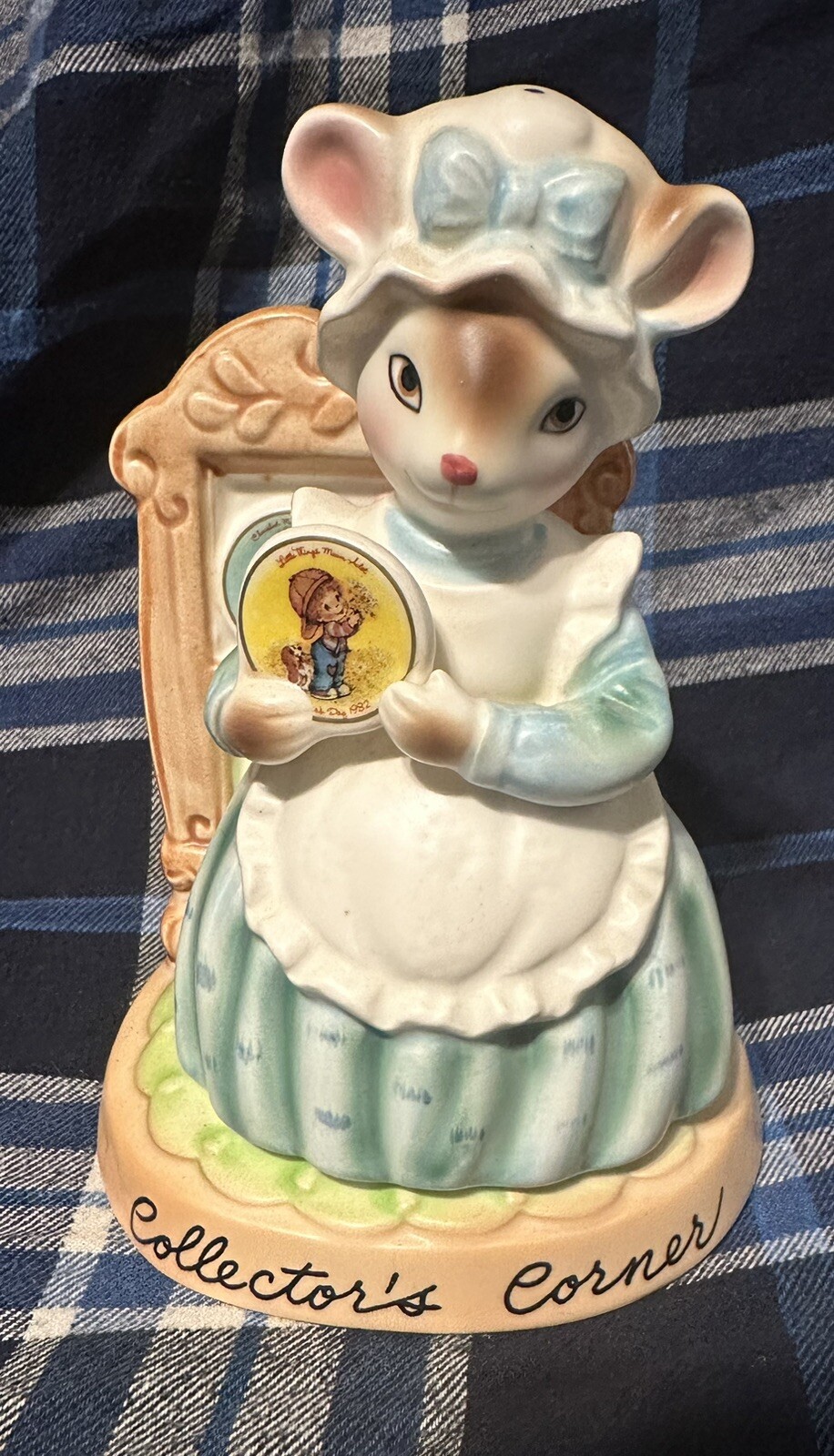 Vintage Avon 1982 Cherished Moments Collection Collector\'s Corner Mouse Figurine