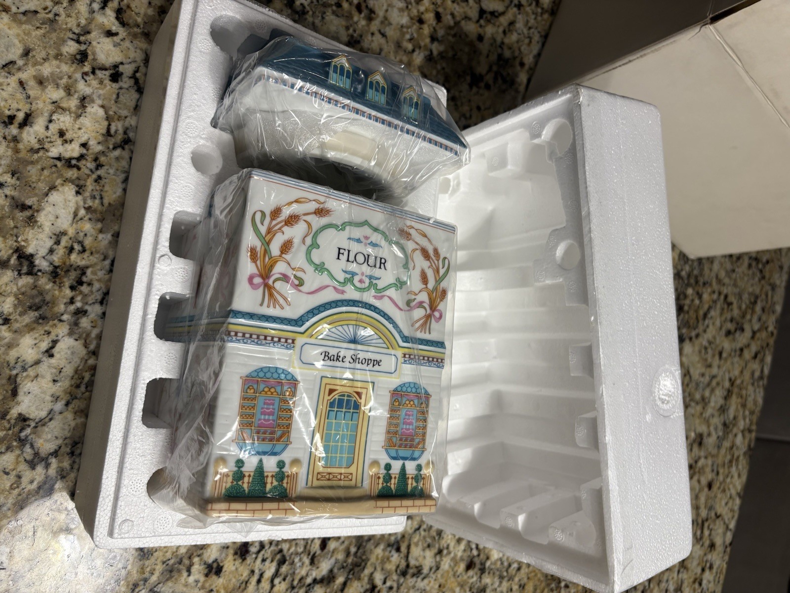 BNIB LENOX Spice Village Flour Canister House 1990