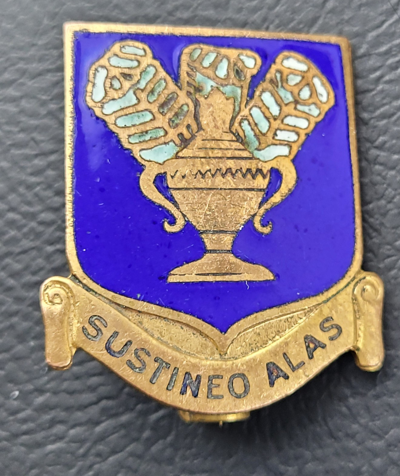 Vintage WWII US Army Technical Training Command English-Made Pin-Back Vintage WWII US Army Technical Training Command English-Made Pin-Back