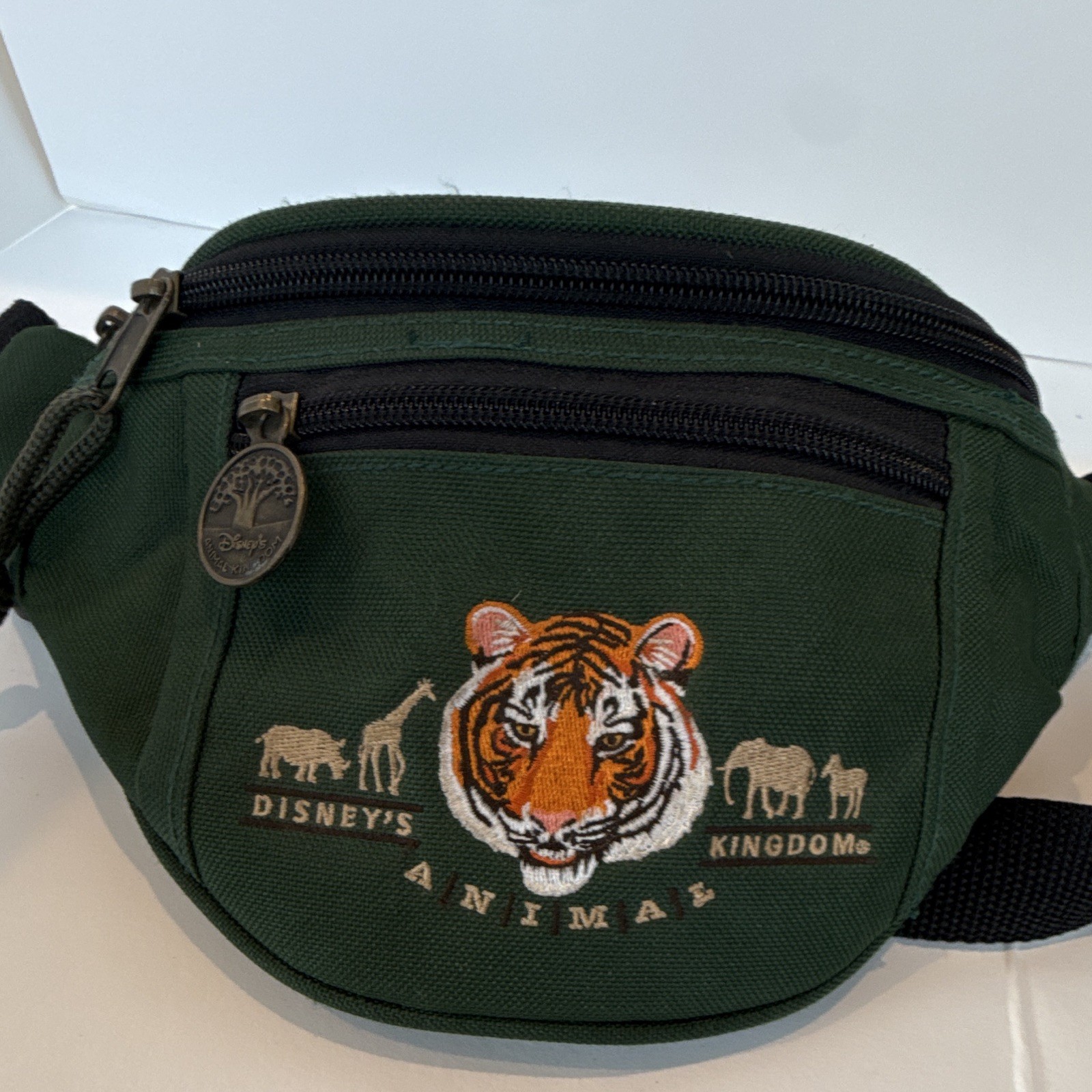 VINTAGE Walt Disney World Disney\'s Animal Kingdom 2001 Green/Black Fanny Pack