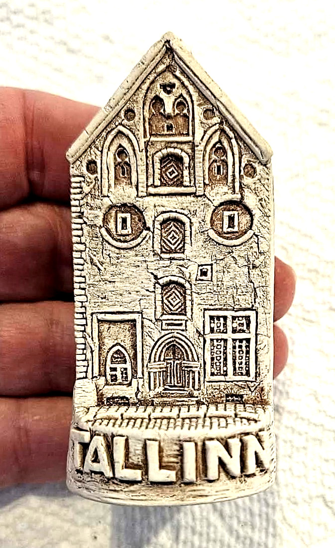 VINTAGE SOUVENIR MINIATURE MODEL BUILDING TALLINN MUSEUM ESTONIA RARE VINTAGE SOUVENIR MINIATURE MODEL BUILDING TALLINN MUSEUM ESTONIA RARE