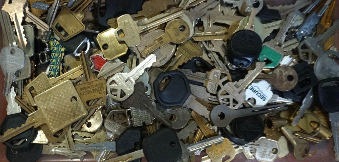 Nice lot of keys 3 LBS Nice lot of keys 3 LBS