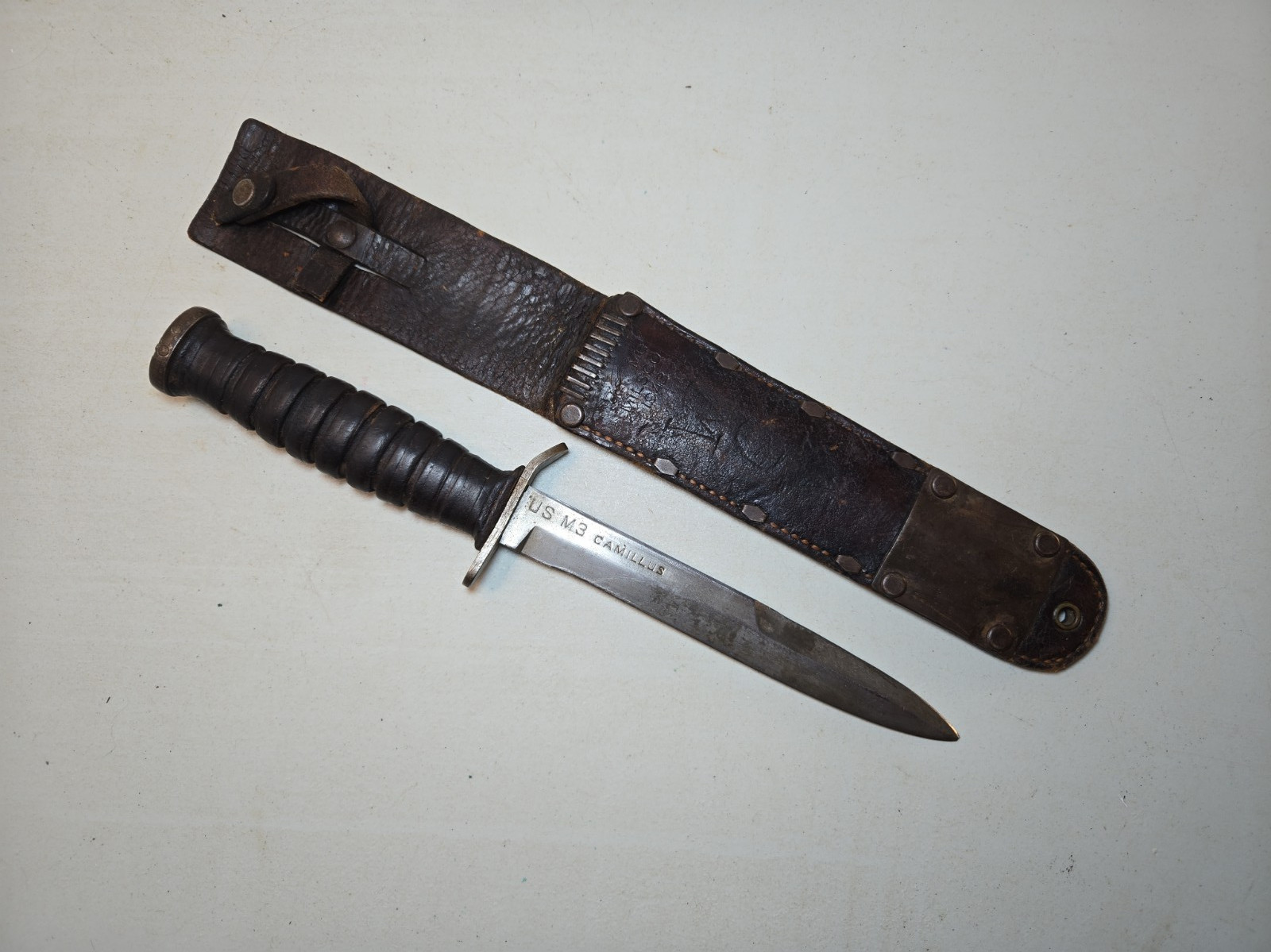 WWII US M3 Camillus Knife w/USM6 Milsco 1943 Leather Scabbard