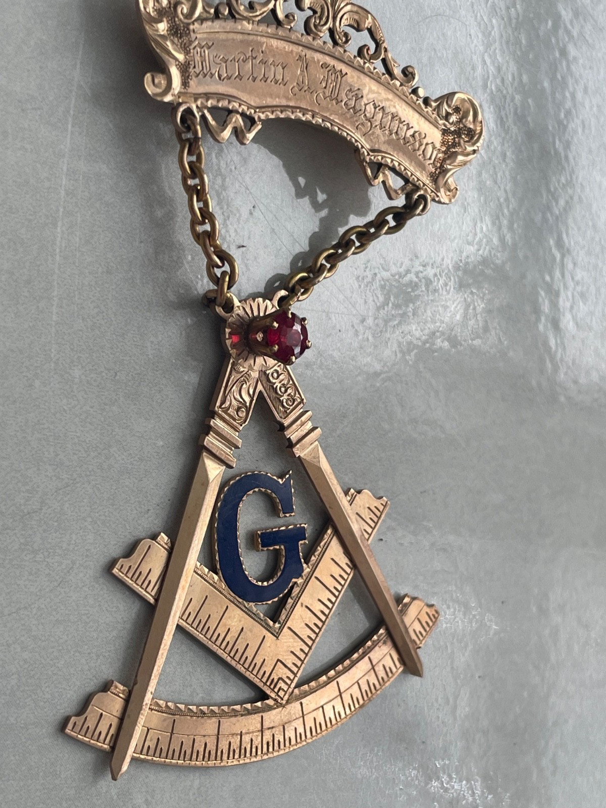 14K Gold Freemasonry REAL RUBY Masonic Past Master Jewel Medal.