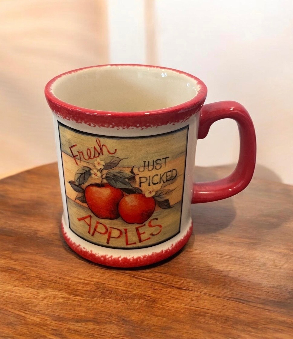 Vintage Cracker Barrel Old Country Store Farmers Market Apple Mug Susan Winget