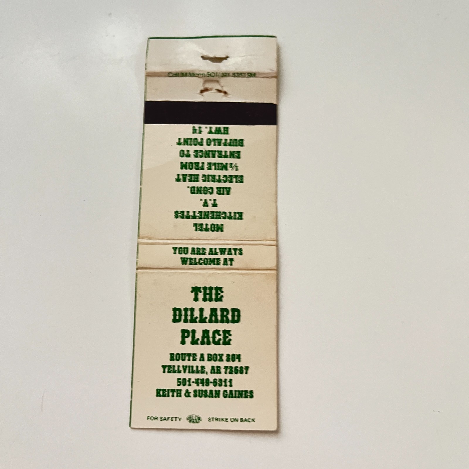 The Dillard Place Keith & S Gaines Yellville AR Vintage Matchbook Cover TMB65-2