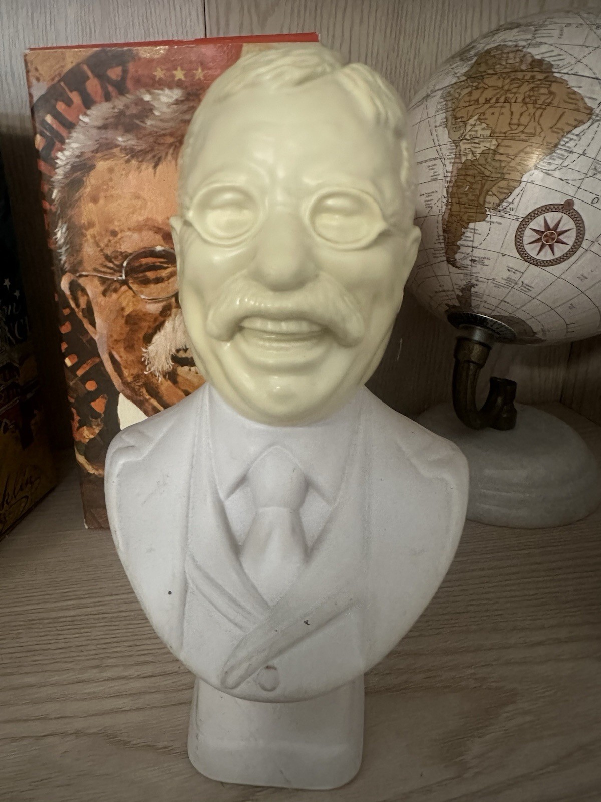 Avon Vintage Decanter Theodore Roosevelt + Box Wild Country After Shave Full 5oz