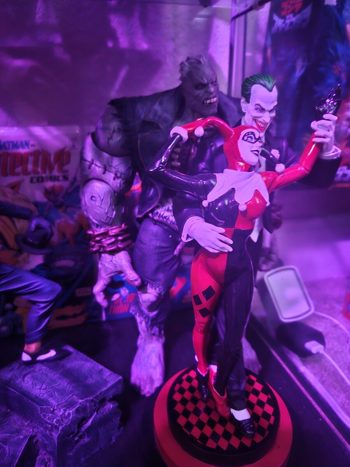 The Joker & Harley Quinn Statue Mad Love 1st Edition By DC Collectibles