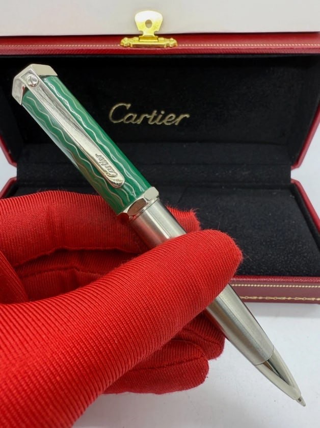 Cartier Roadster Ballpoint Pen Green Rare Luxury Writing Gift New Full Box 2026
