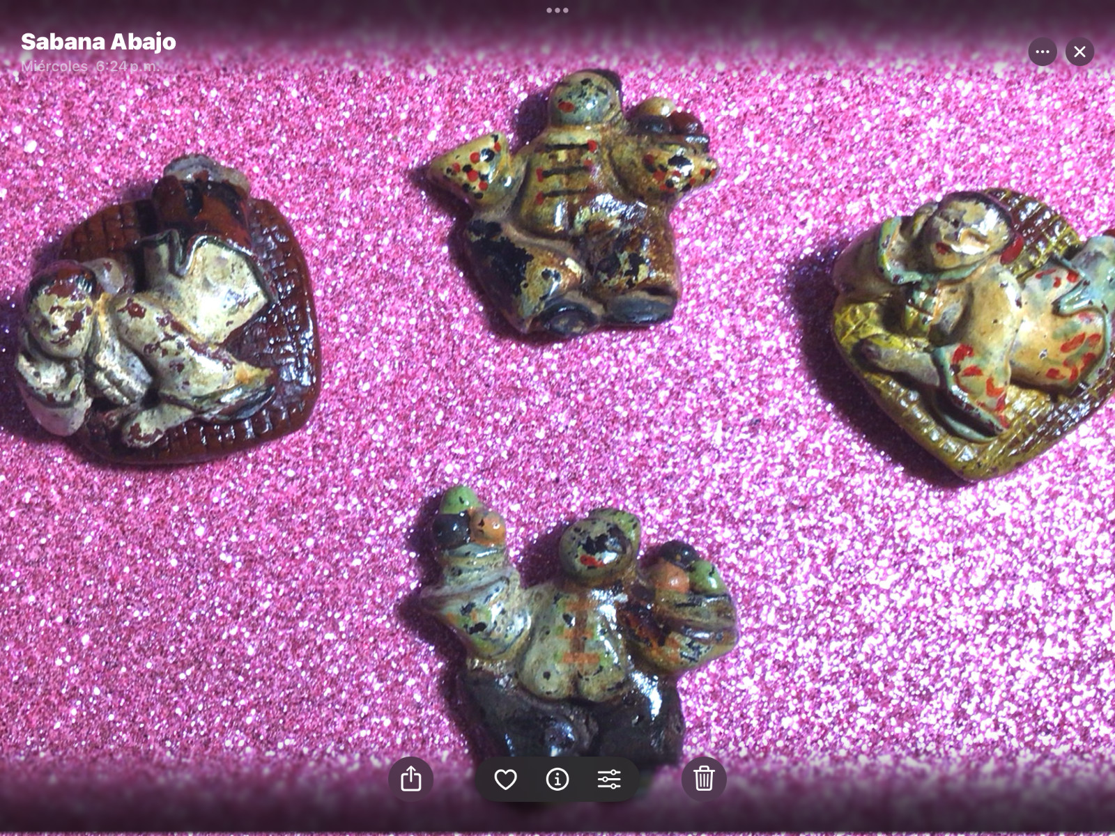 VINTAGE BUTTONS VERY UNSUALS set 4