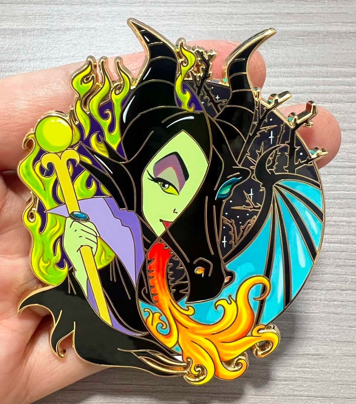 PIN MALEFICENT DRAGON 3\