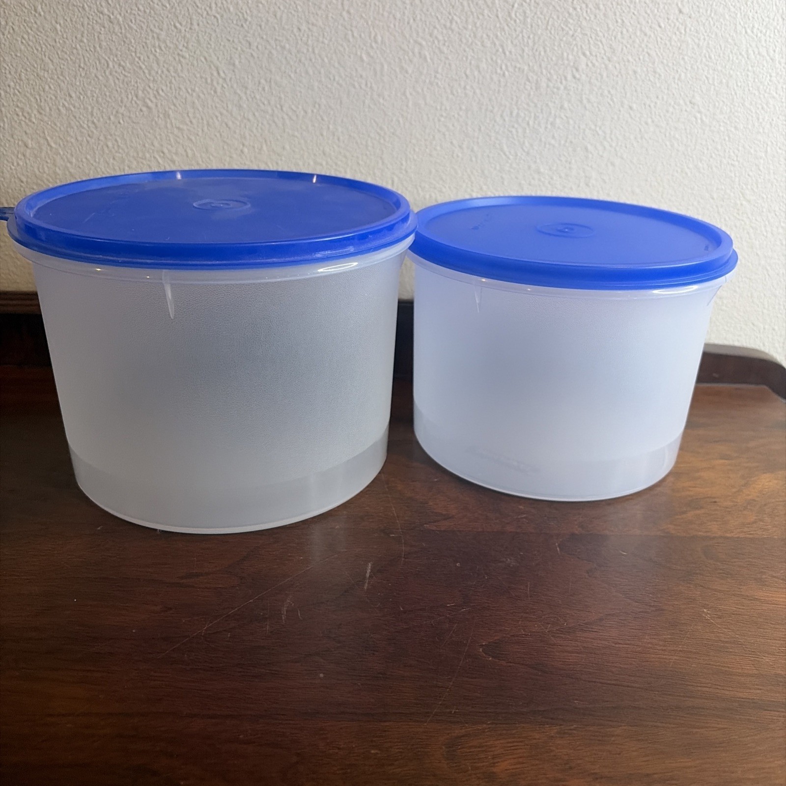 Tupperware Refrigerator Canister Set Of 2 Shear Ice W/Blue Lid New Rare Sm & Md