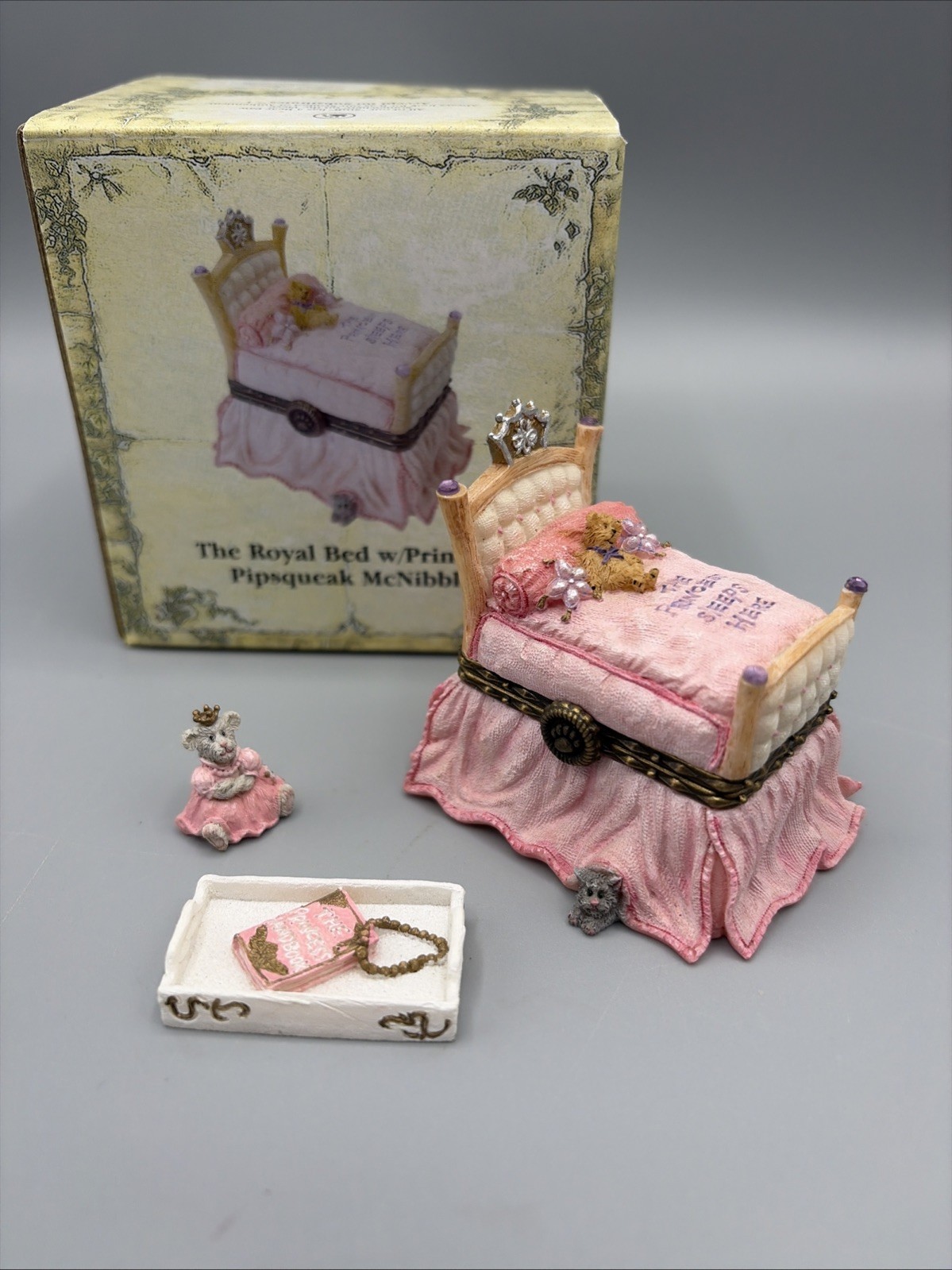 Boyds Bear Treasure Box The Royal Bed w/Princess Pipsqueak McNibble Original Box