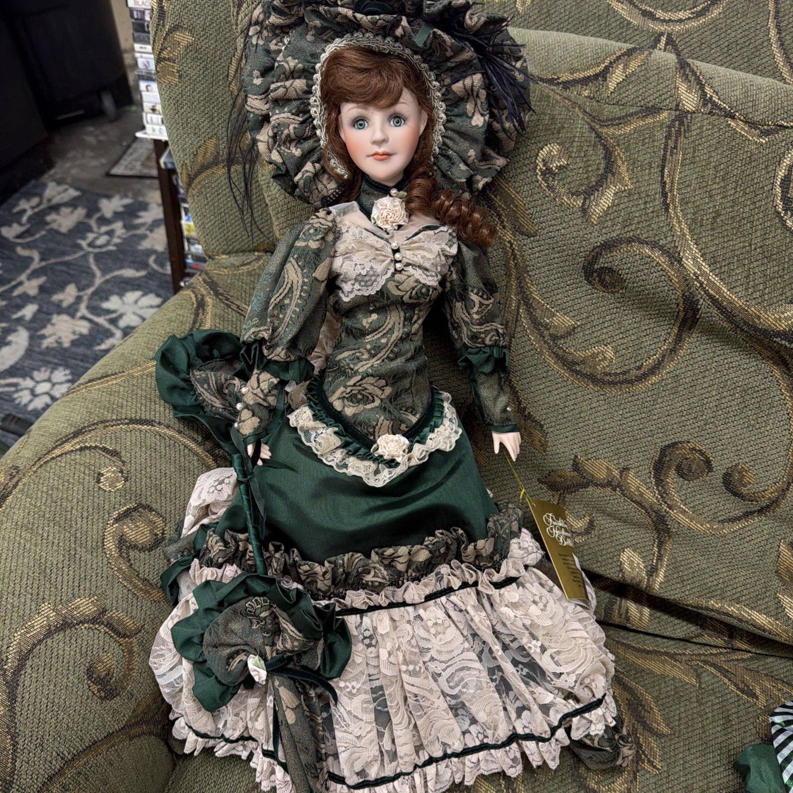 Franklin Heirloom Porcelain Plays Music