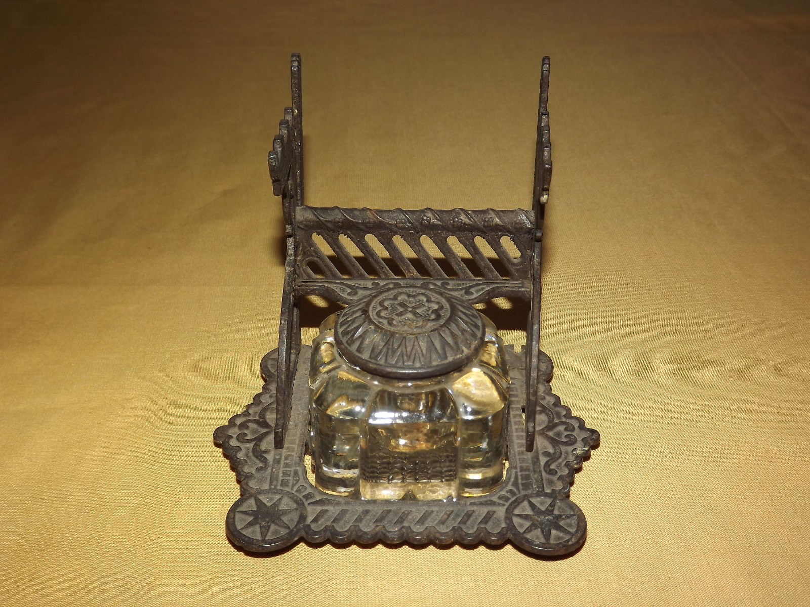 VINTAGE DESK METAL STAND  INK BOTTLE HOLDS PEN & PAPER
