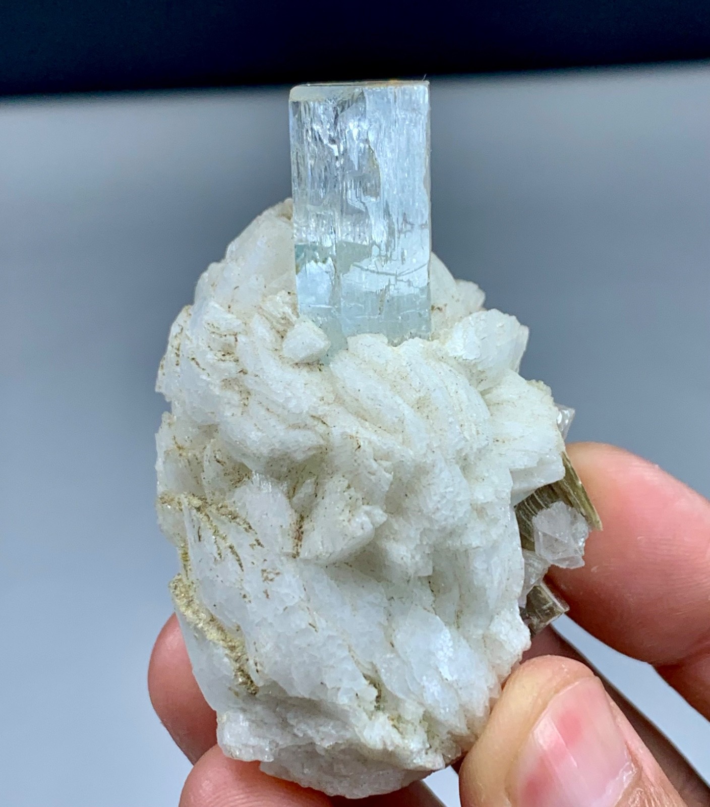 90gram Natural Aquamarine Crystal Perched Albite Matrix Combine Mica