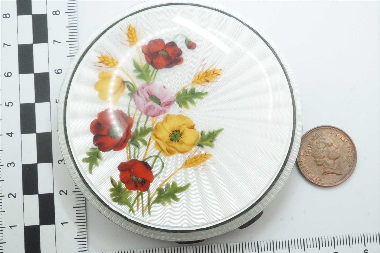 VINTAGE ENGLISH STERLING SILVER FLORAL ENAMEL POWDER COMPACT c1954 