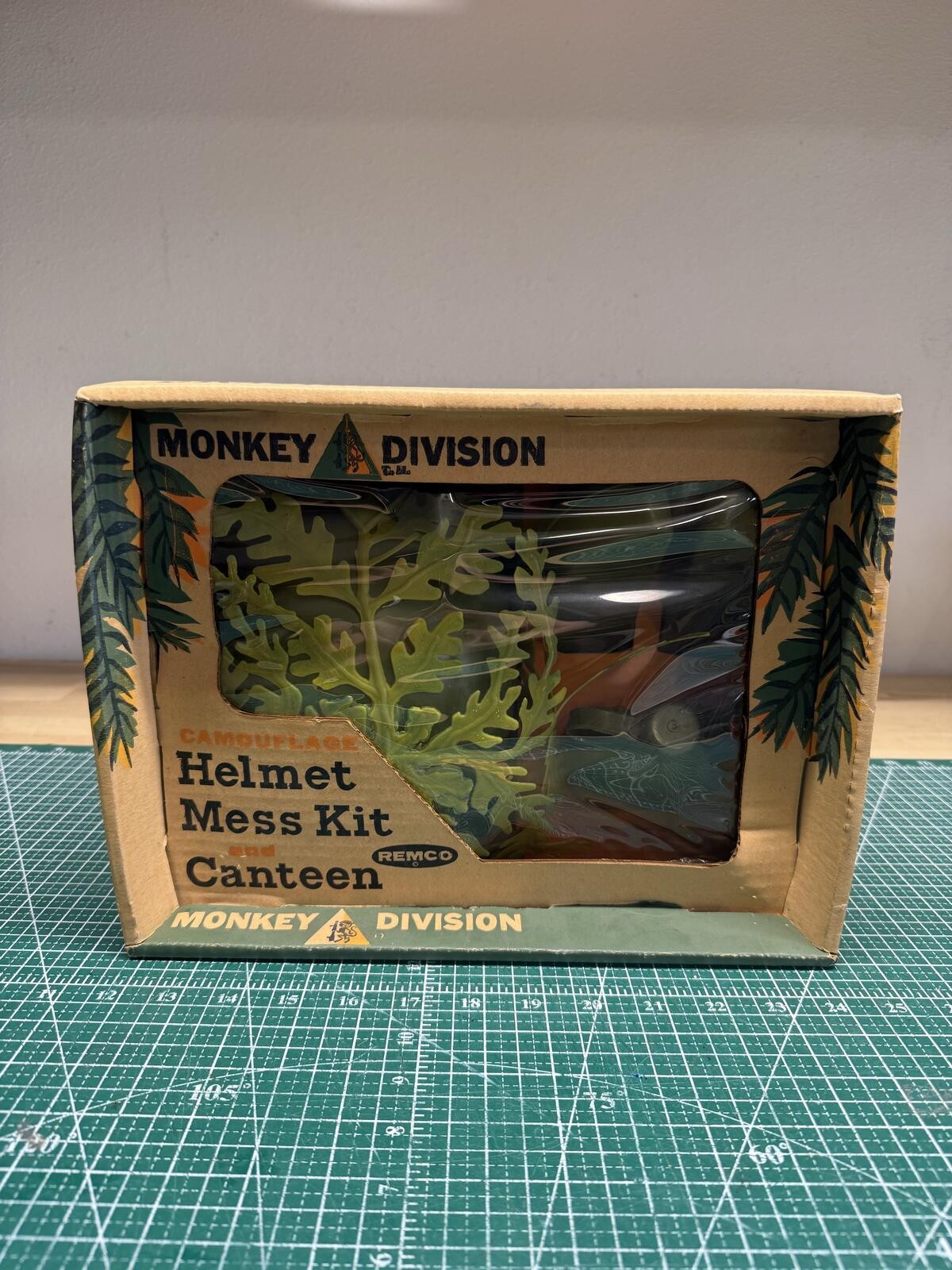 1960s Remco Rare New Vintage Monkey Division Helmet Mess Kit & Canteen