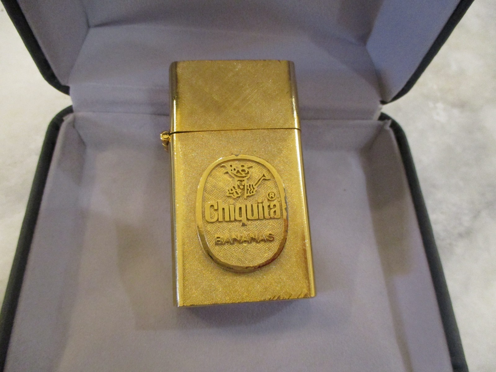 VTG NOS CHIQUITA BANANAS 14K GOLD PLATED ADJUST-A-LIGHT SLIM BUTANE LIGHTER-NICE