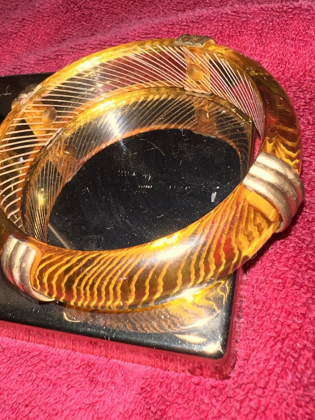 BAKELITE ‘PRYSTAL APPLE JUICE’ BANGLE BRACELET COLLECTIBLE PIECE WAVYGEO VINTAGE