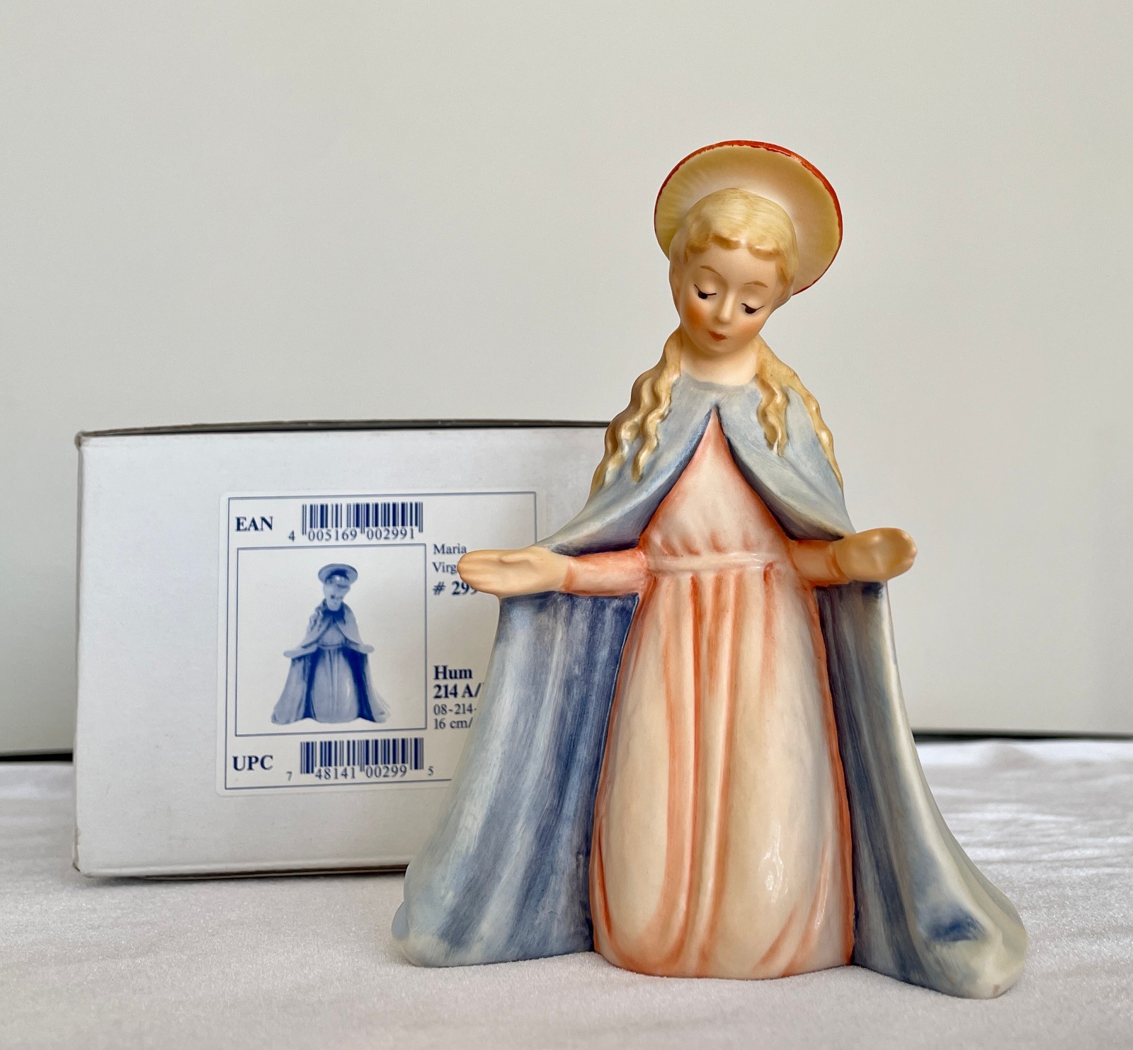 Goebel Hummel Nativity Virgin Mary  1985 W. Germany Artist Signed Figurine