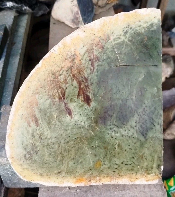 Natural Rough Nephrite Jade Stone – Raw Nephrite – Green Jade – 9,400 Grams