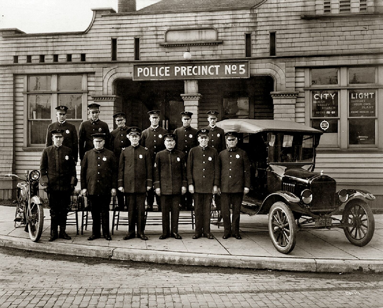 1920s SEATTLE POLICE DEPARTMENT in Front of Precinct 8X10 Borderless PHOTO