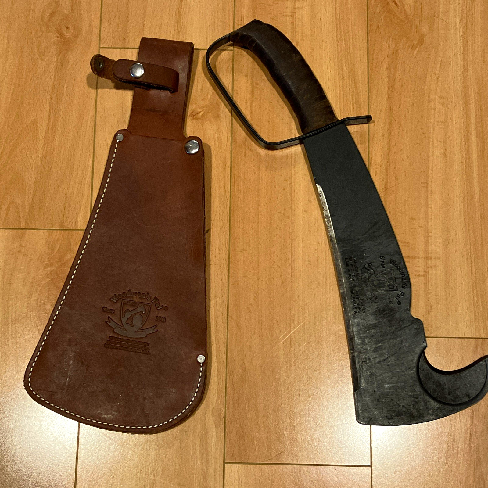 Woodman's Pal 284 Machete Leather  Handle, Steel Blade, Leather Sheath