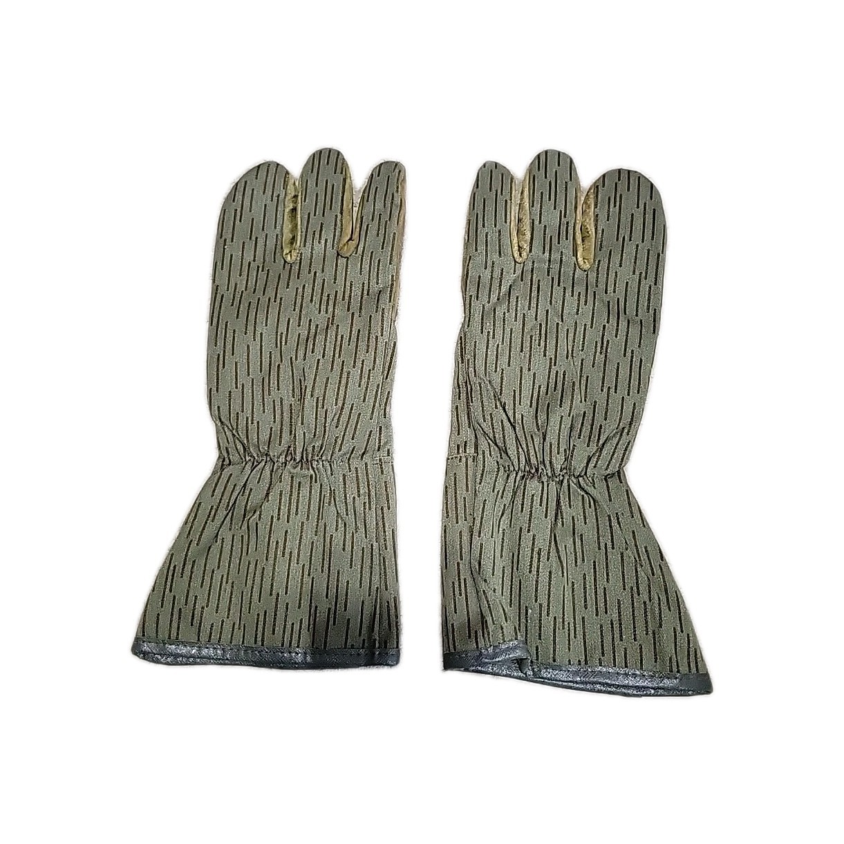 East German DDR NVA Strichtarn Rain Camo Cold Weather Gloves Large New / NOS