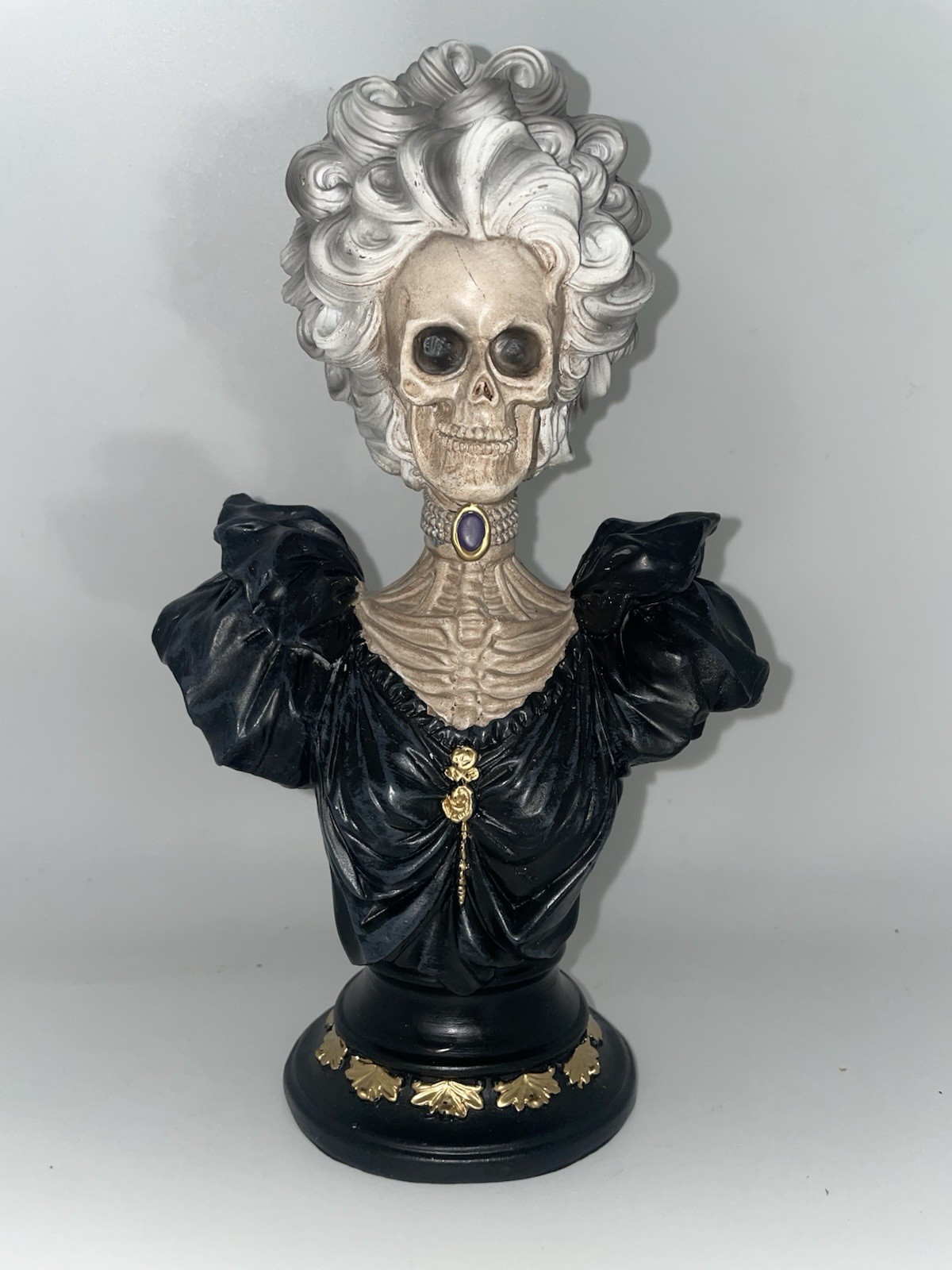 Skeleton Skull Bust Halloween Tabletop Décor  9” Old Lady Witch Victorian Gothic