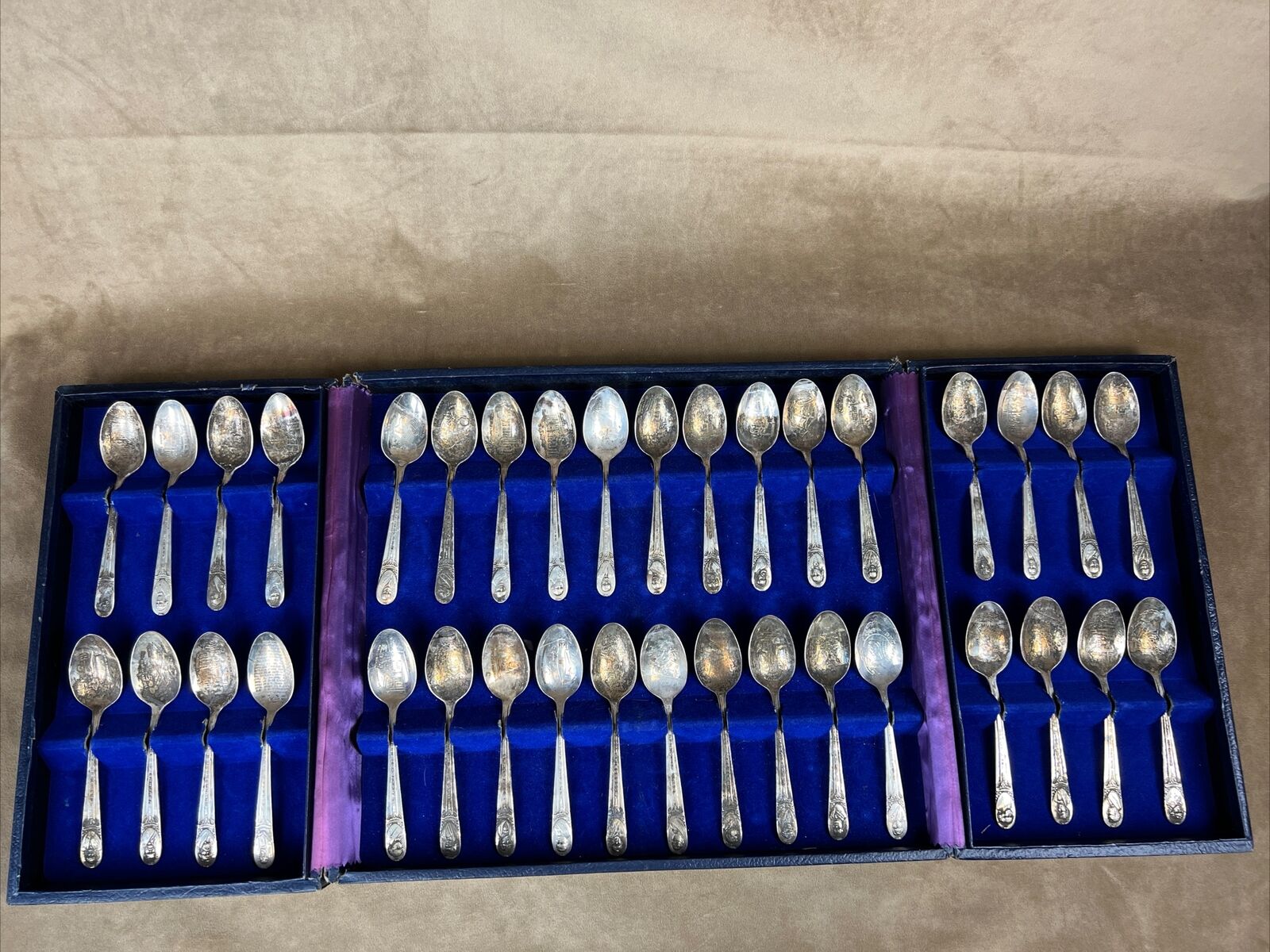 VTG Presidents Commemorative Spoon Collection Wm. Rogers 36pc Silverplate Boxed