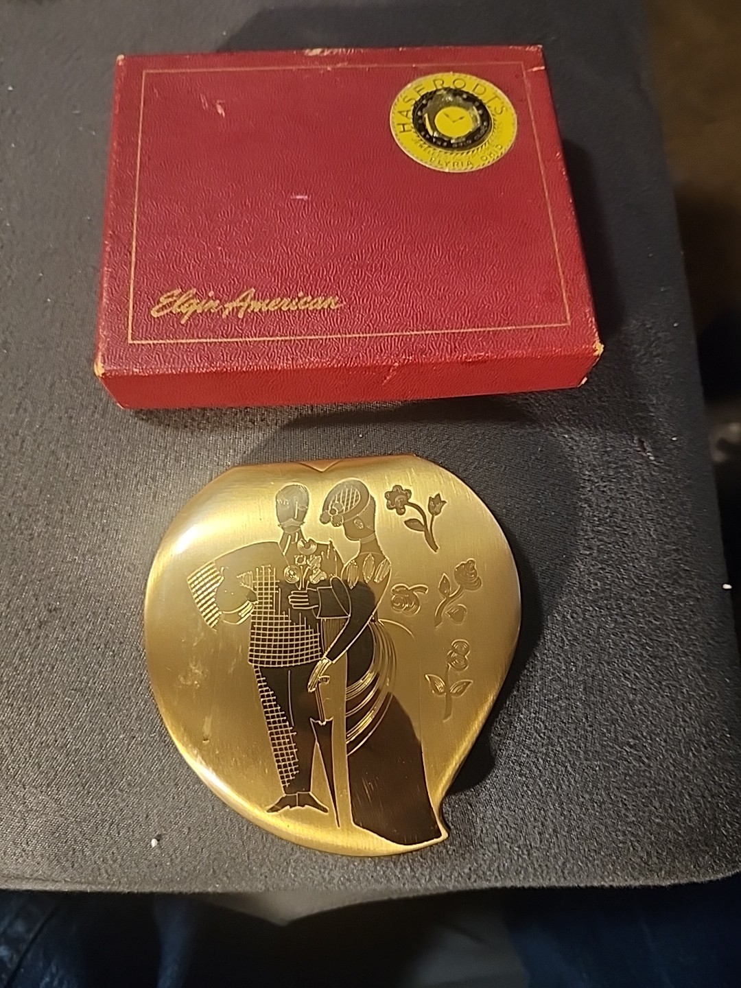 Elgin American Heart Man & Woman Compact Made in the USA 1950s Vintage unused